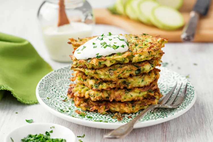 préparer des beignets de courgettes