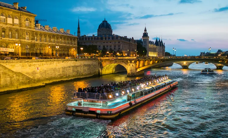 croisière nocturne sur la seine à paris