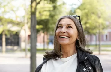 les meilleures coupes de cheveux pour visage ovale à 50 ans