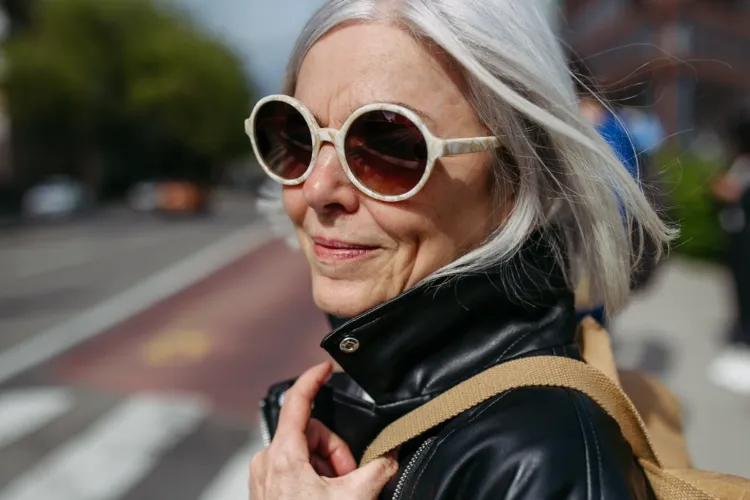 des montures de lunettes blanches façon écaille