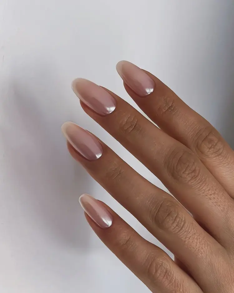 idée de nail art automne 2024 en nuances chromées