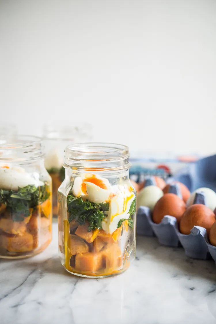 petit déjeuner healthy à la patate douce et au chou frisé à préparer la veille