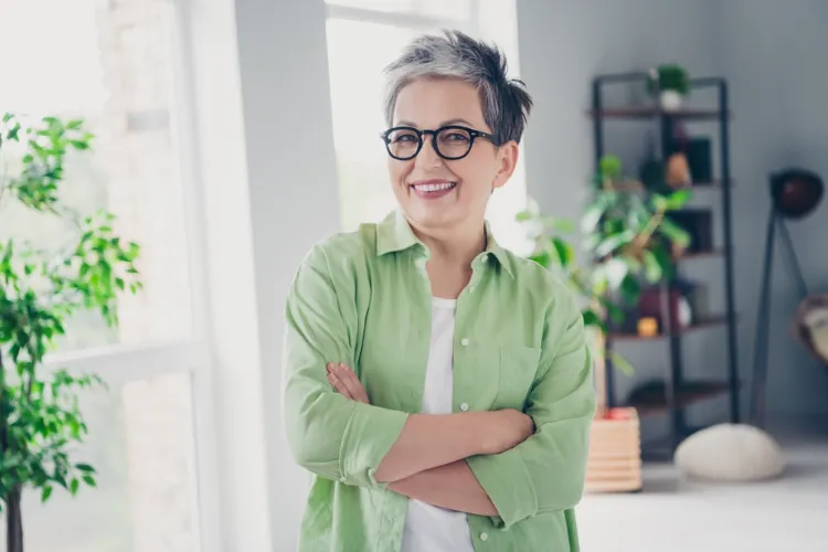 quelle couleur de lunettes pour cheveux gris foncé