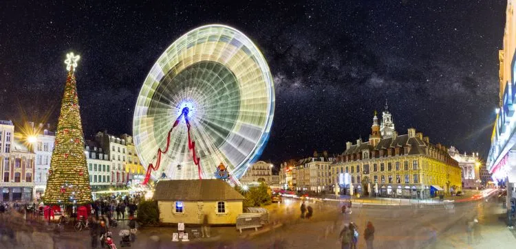 Grande roue sur la grand place de Lille en décembre