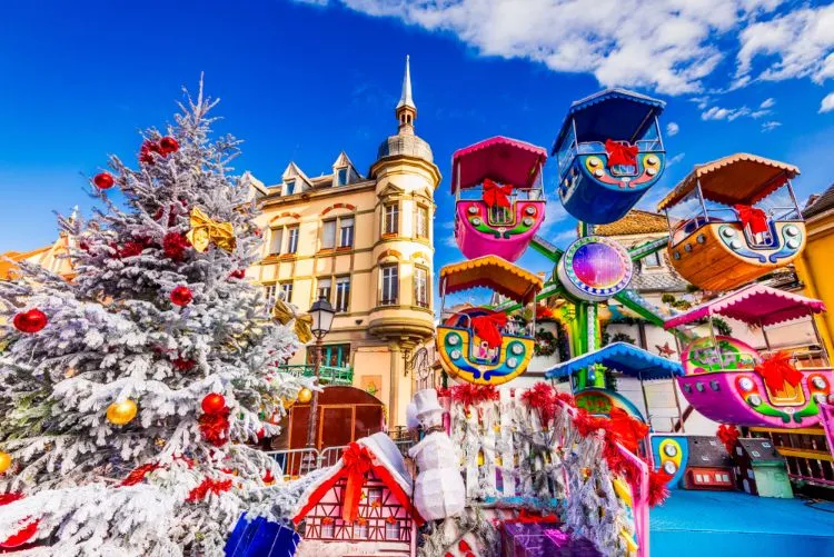 Marché de Noël à Colmar, Alsace en France, place des Dominicains