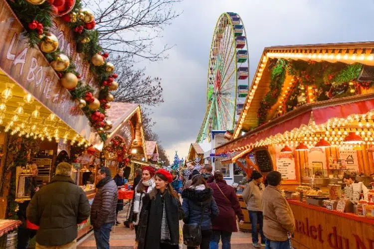 Marché de Noël à Paris dans les jardins Tuileries