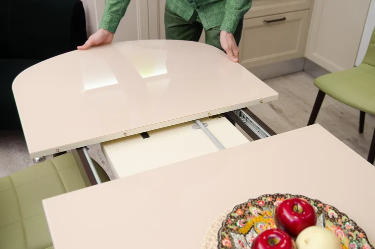 table extensible dans la salle à manger