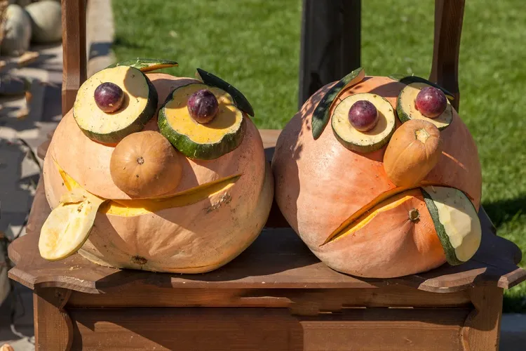 visages amusants faits avec des légumes