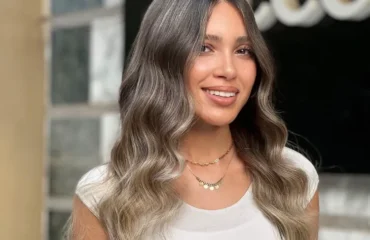 associer un balayage blond cendré à un ombré pour un effet lumineux naturel