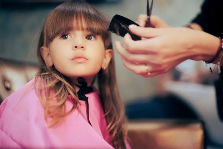 des astuces approuvées pour couper les cheveux des enfants soi même