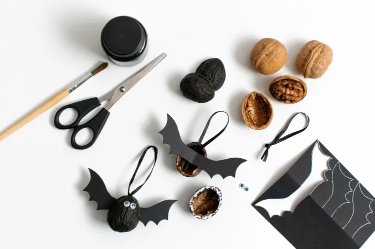 faire des chauves souris originales pour halloween en coquilles de noix