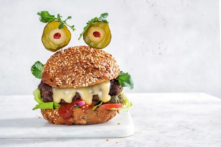 faire un burger monstre pour une soirée halloween inoubliable