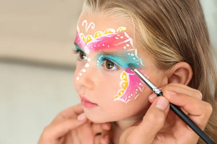 maquillage halloween enfant 2024 facile pour fille papillon 