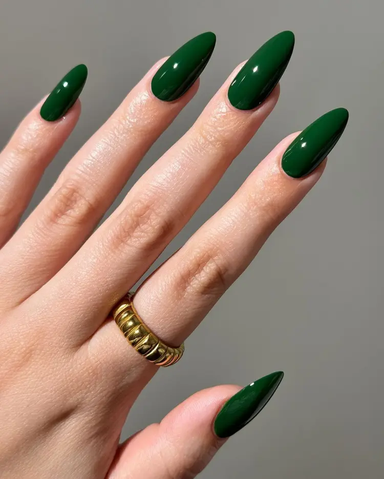 nuances du vert à ne jamais mettre sur les ongles 