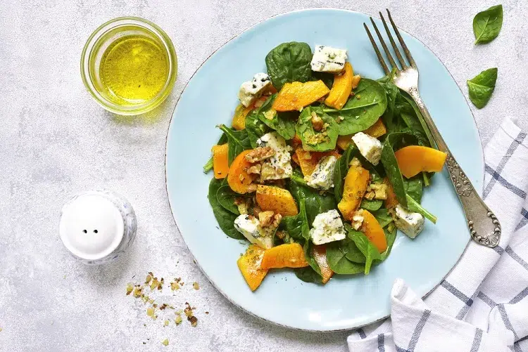 salade composée à la citrouille, épinards et roquefort