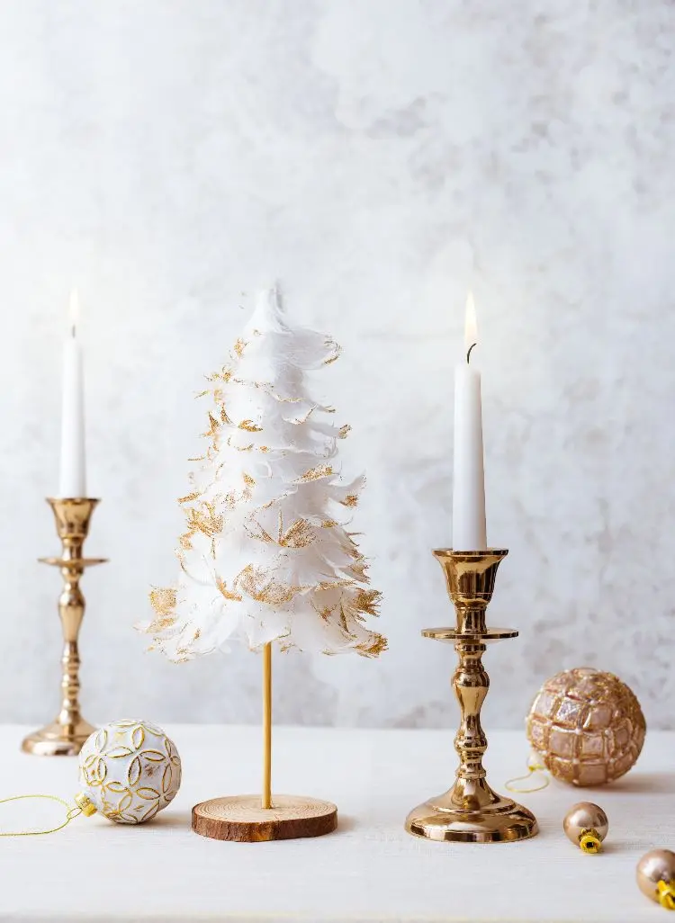 déco de noël élégante et tendance en or et blanc 