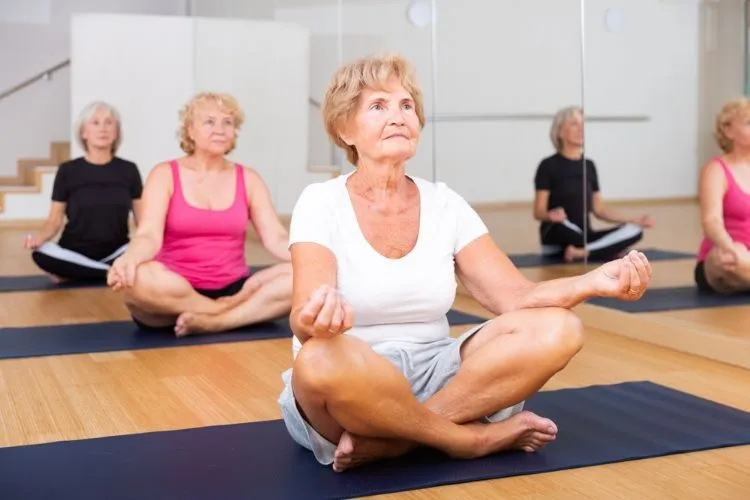 bienfaits du yoga pour les seniors,Bienfaits yoga seniors