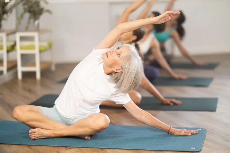 bienfaits du yoga pour les seniors,Bienfaits yoga seniors