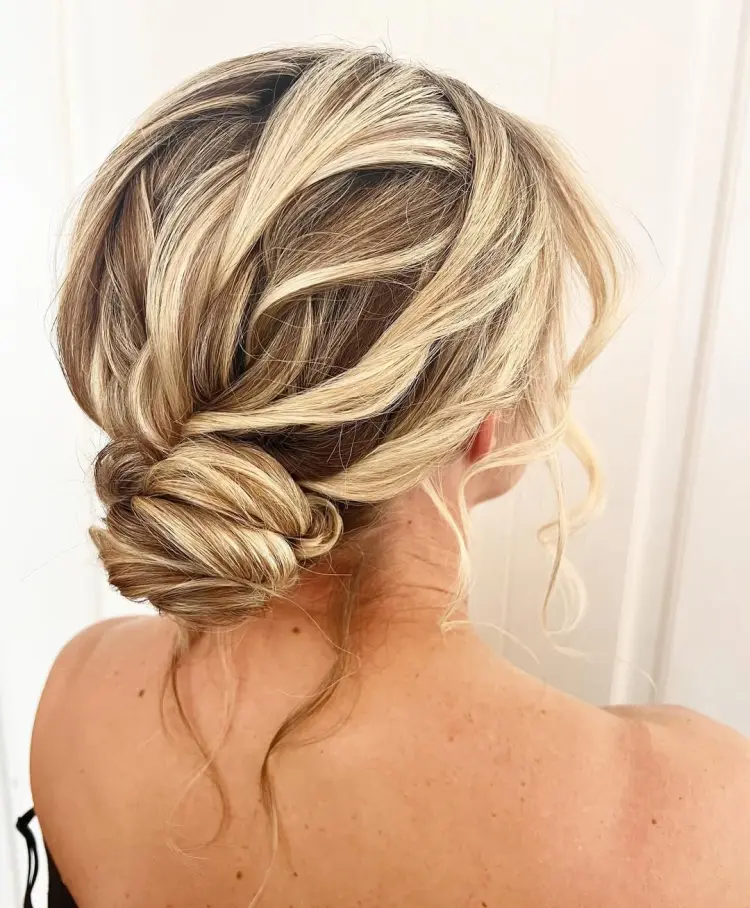 chignon bas pour femme de 50 ans festif 