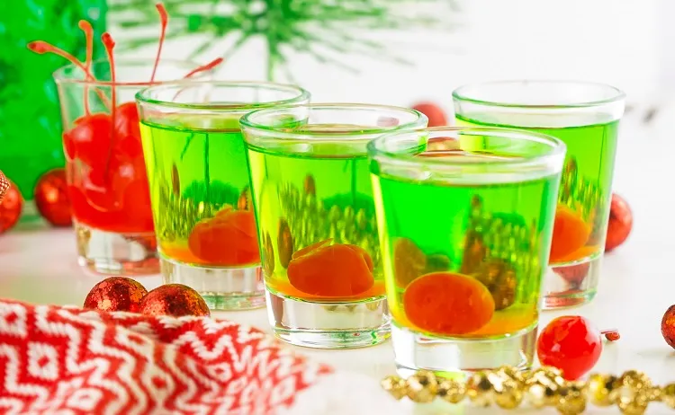 des shots pour noël en vert et rouge