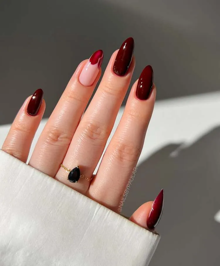 nail art rouge bordeaux pour le 14 février