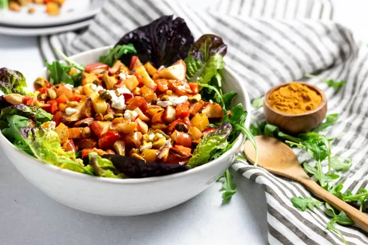 salade de légumes racines rôtis avec vinaigrette miel et curcuma