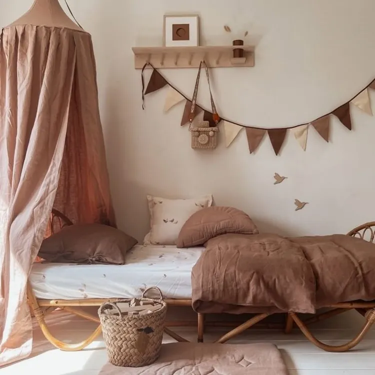 chambre enfant pantone 2025 de style cocooning