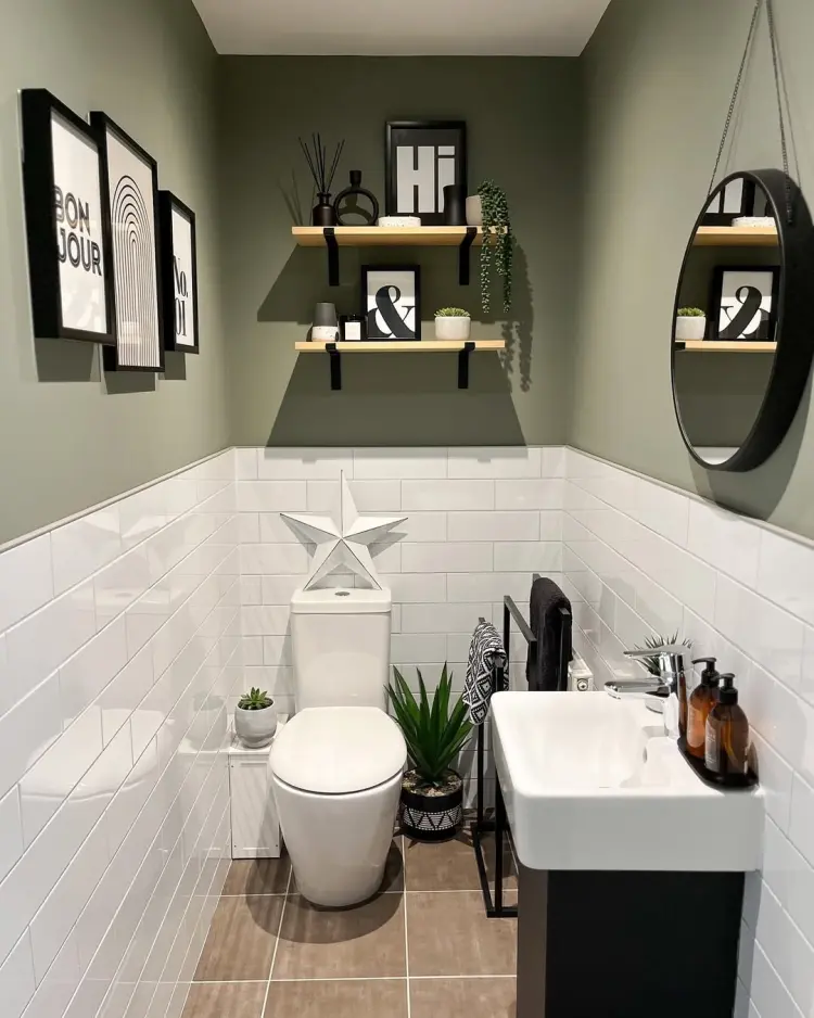 comment décorer le mur derrière le wc suspendu 
