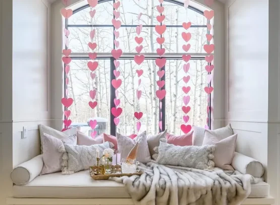 faire un rideau de guirlandes coeurs pour la saint valentin