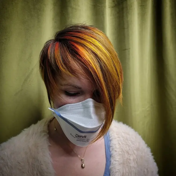 coupe de cheveux courte pour femmes de 60 ans