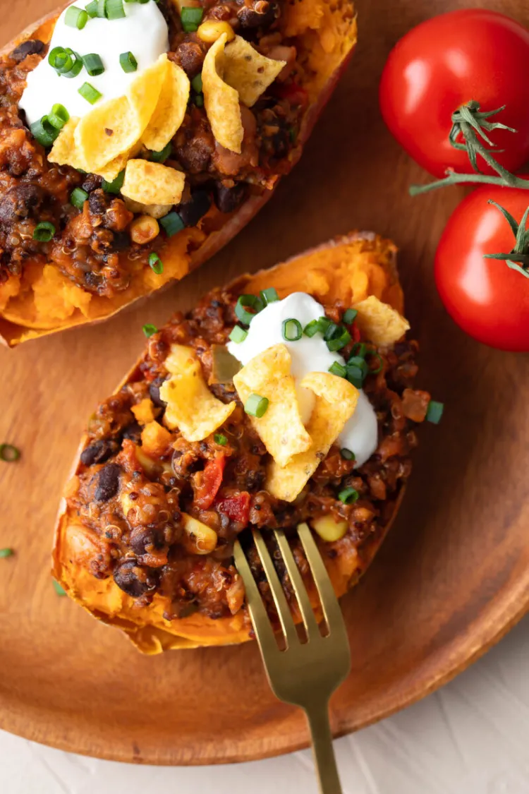 patate douce farcie au chili recette végétarienne