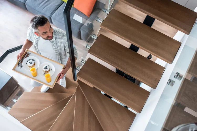 solution pour ne pas glisser dans un escalier en bois