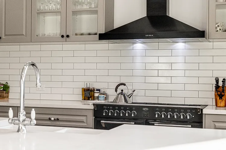 a quelle fréquence nettoyer une hotte en inox conseils et astuces de nettoyage