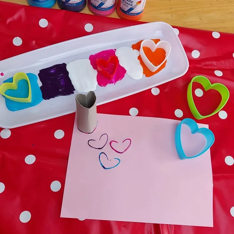 Activité rouleau papier toilette pour la Saint-Valentin