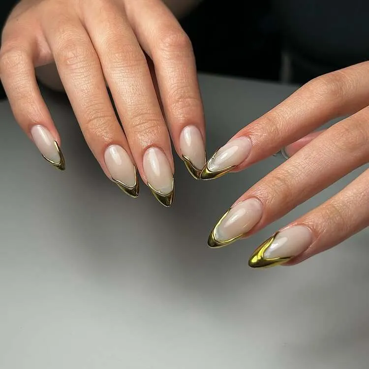 nail art au design 24 carats qui prône le minimalisme