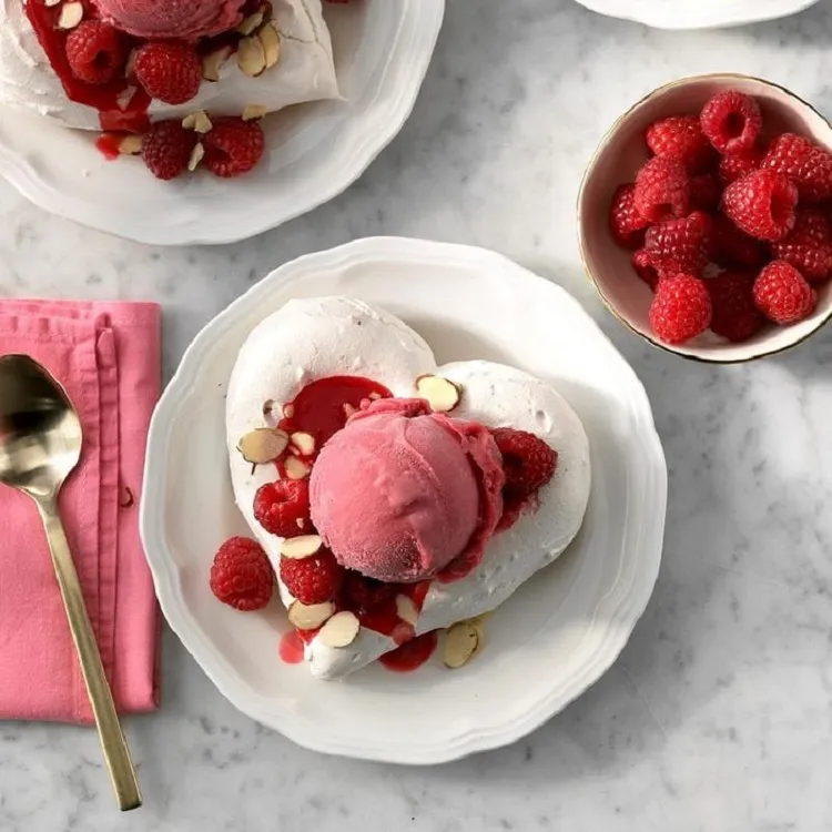 recette de pavlova individuelle aux framboises