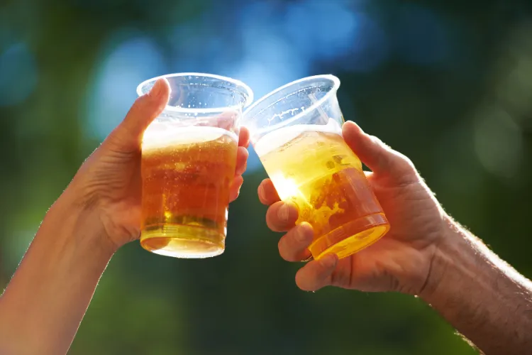 la bière absorbe les microplastiques présents dans l'environnement