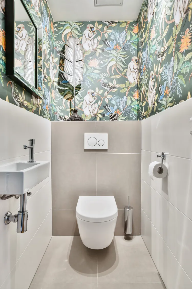 le carrelage tropical en tant que décoration wc sans fenêtre