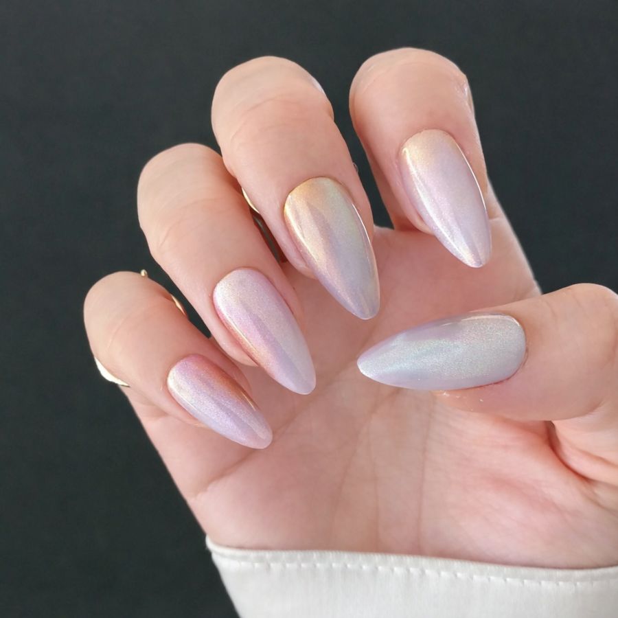 ongles effet huitre perlé