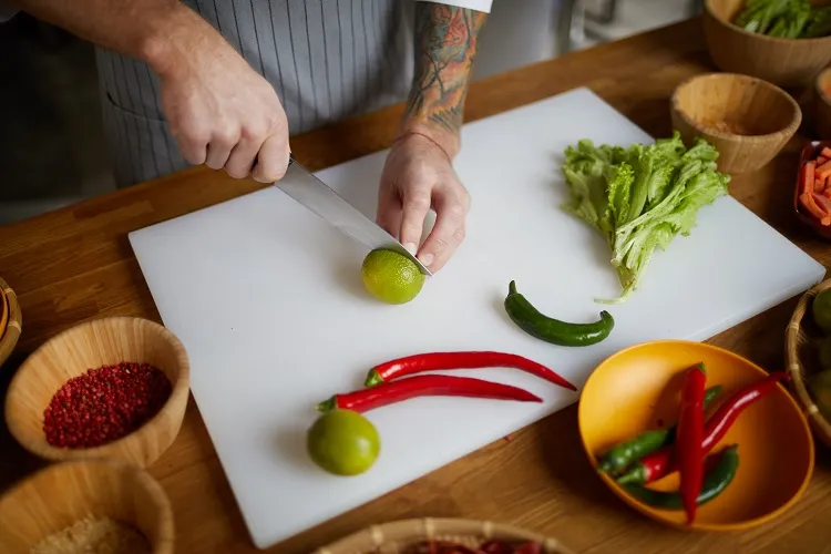 planche à découper qu'il ne faut jamais utiliser