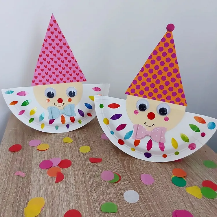 projet de bricolage de carnaval pour enfants des clowns en assiette en carton