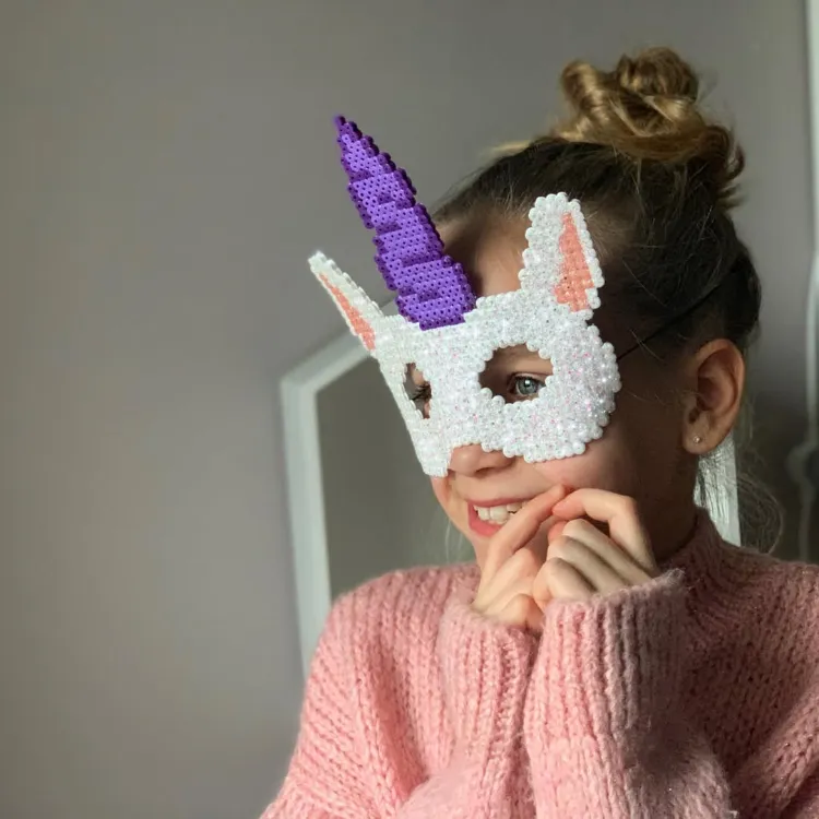 un masque de carnaval licorne à faire soi même en perles à repasser