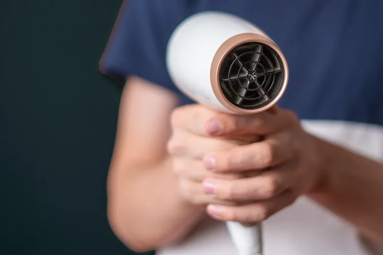 astuces bonus pour prolonger la durée de vie de votre sèche cheveux