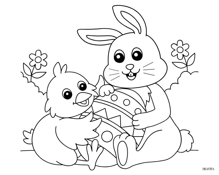 un lapin et un poussin s’amusent ensemble autour d’un grand œuf de pâques