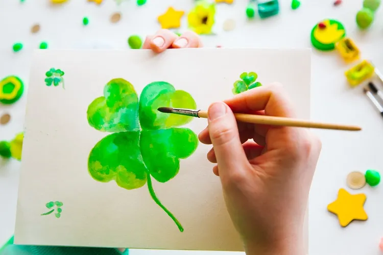 apprendre à dessiner un trèfle à quatre feuilles