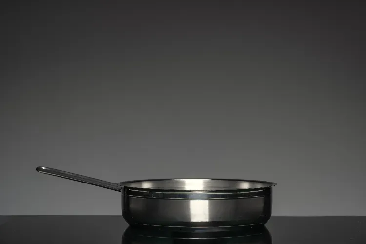 culotter une poêle en inox 2025