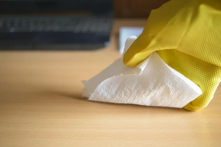erreurs de ménage quotidien les lingettes jetables ne sont ni vraiment efficaces ni écologiques