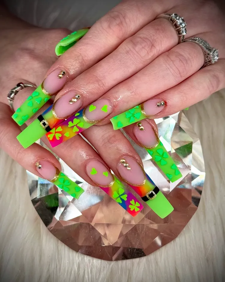 manucure saint patrick super excentrique sur forme d'ongles ballerine