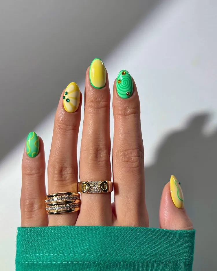 manucure vert et jaune pour le printemps et la fête de saint patrick