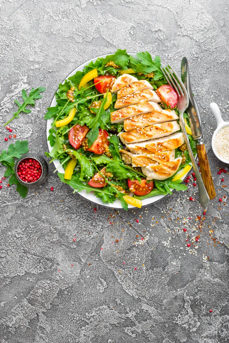 salade de poulet comme collation saine